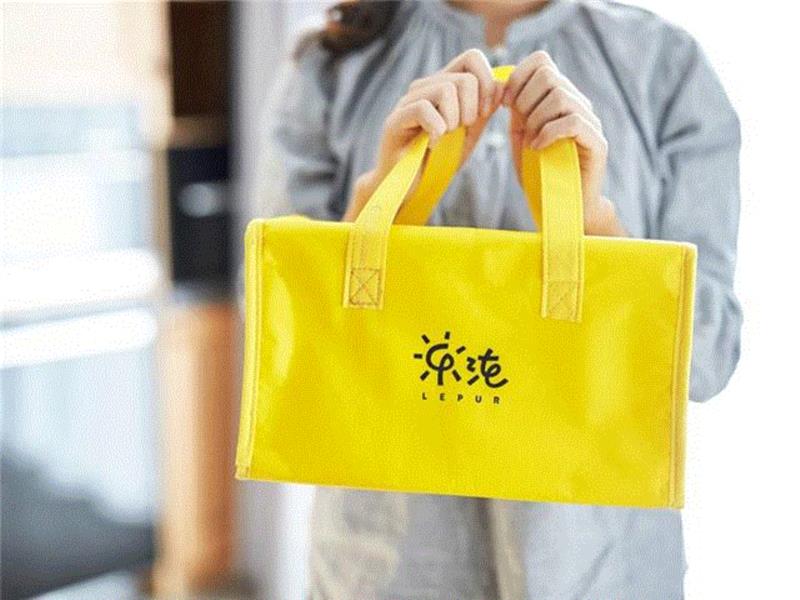 这盒网红酸奶，每一口都像在舔盖儿