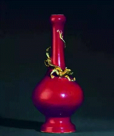 春拍预览｜珊瑚红釉洒金堆龙罐一对