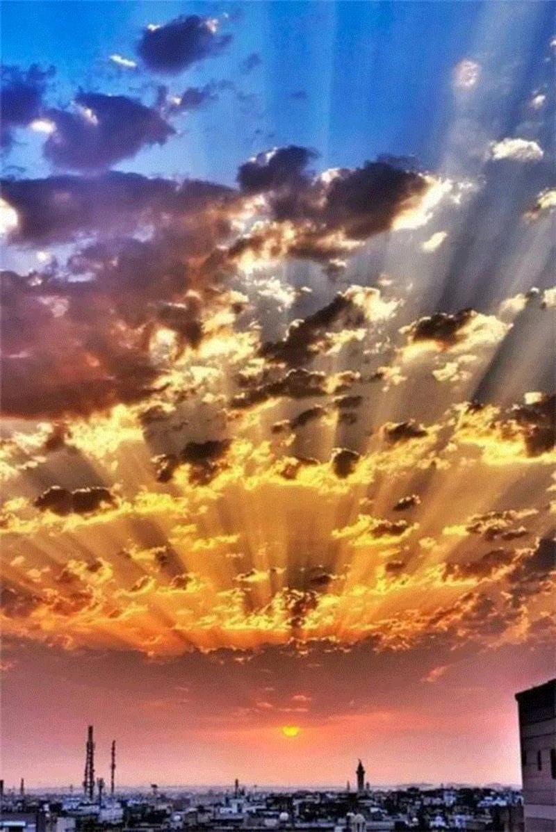 火烧云刷屏!这么美的晚霞应该做手机壁纸!