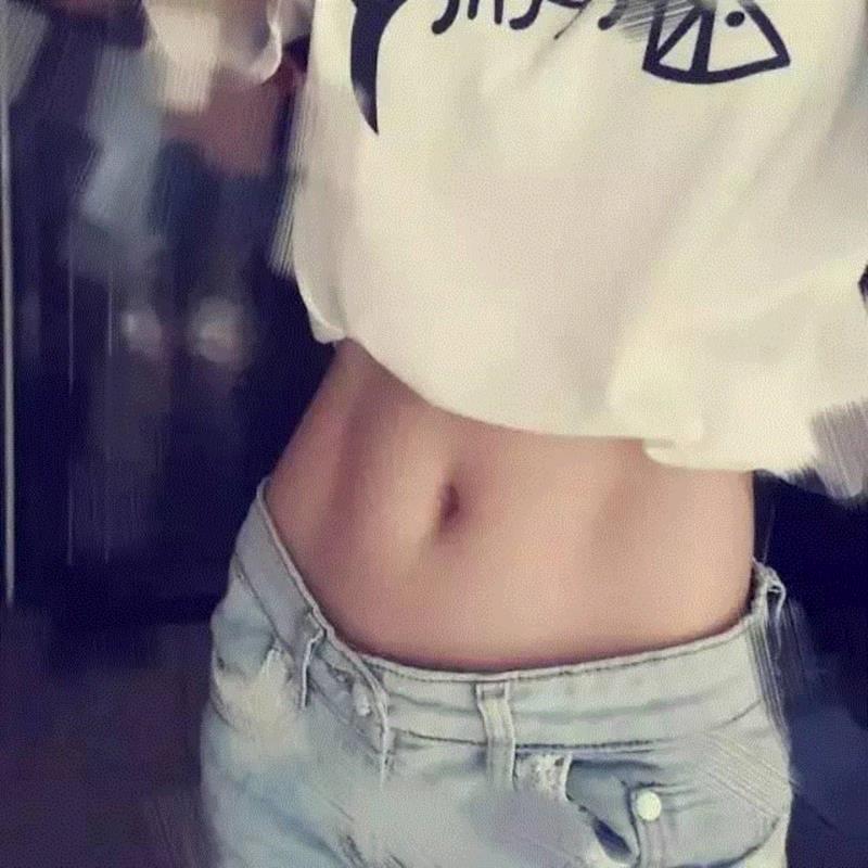 这个90后女孩的黄金腰臀比堪比玛丽莲·梦露，被ins评为全球最性感女神！四百万粉丝每天等着舔屏