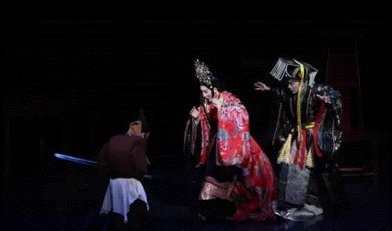 新瓶装盛的麦克白夫人和她的倒霉夫君