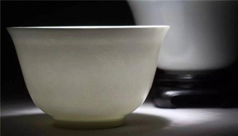 瑰映如茵——玫茵堂暨欧美搜储康熙、雍正御窑精华（二）