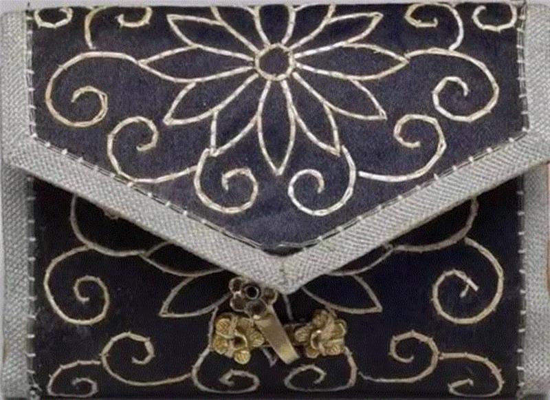 春拍预览|珍珠地珐琅彩火镰盒