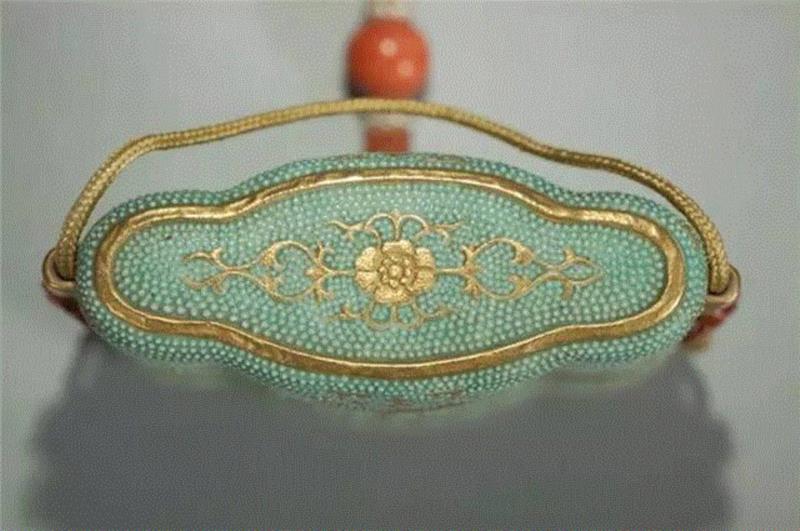 春拍预览|珍珠地珐琅彩火镰盒