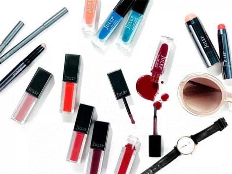 小身材扭一扭，抚平眼角细纹全靠它