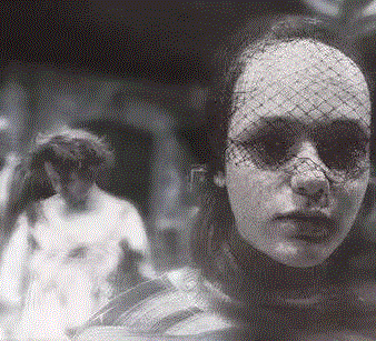 布莱希特《四川好人》丨理性中的情感缩影