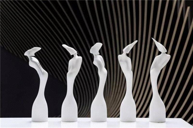 不朽的流线  |  建筑师 Zaha Hadid 作品