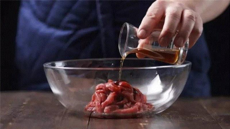 肉丝、鱼片,炒得鲜嫩的诀窍