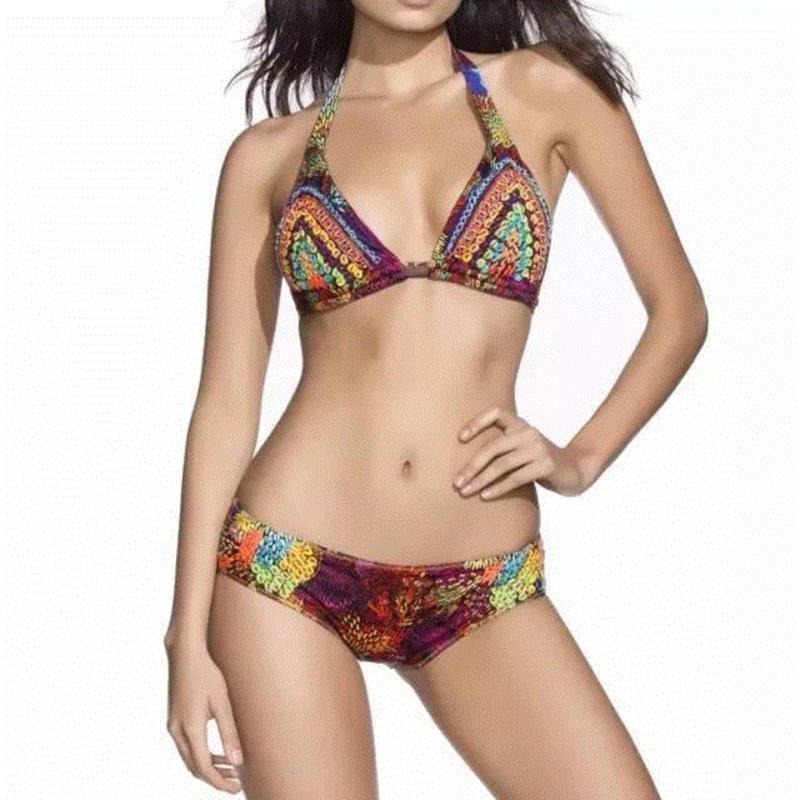 为什么莱昂纳多和C罗的前女友们，都在穿这个比基尼？