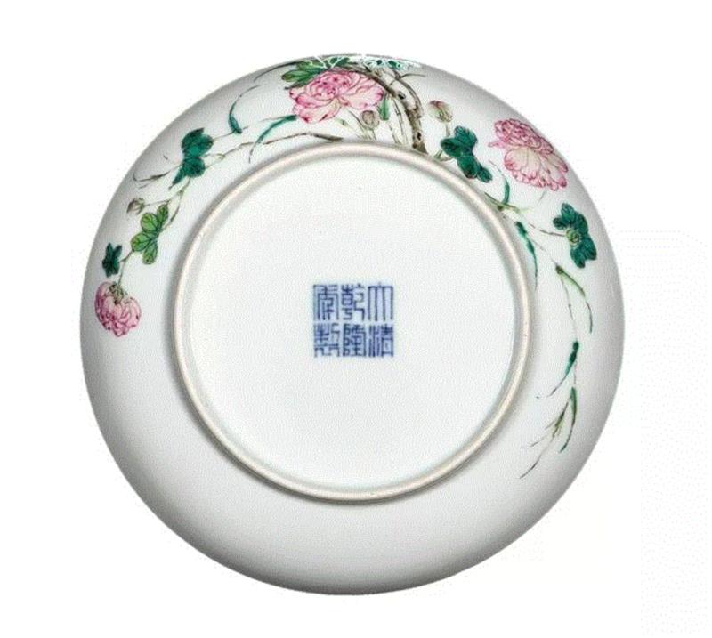 【春拍预览】巧绘珍窑若写生——记清乾隆粉彩过枝芙蓉花蜻蜓纹盘