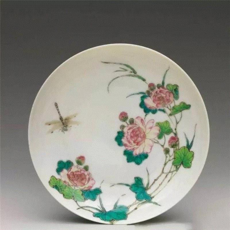 【春拍预览】巧绘珍窑若写生——记清乾隆粉彩过枝芙蓉花蜻蜓纹盘