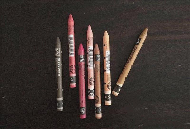 她的插画刷屏了Instagram，还被GUCCI印成了包