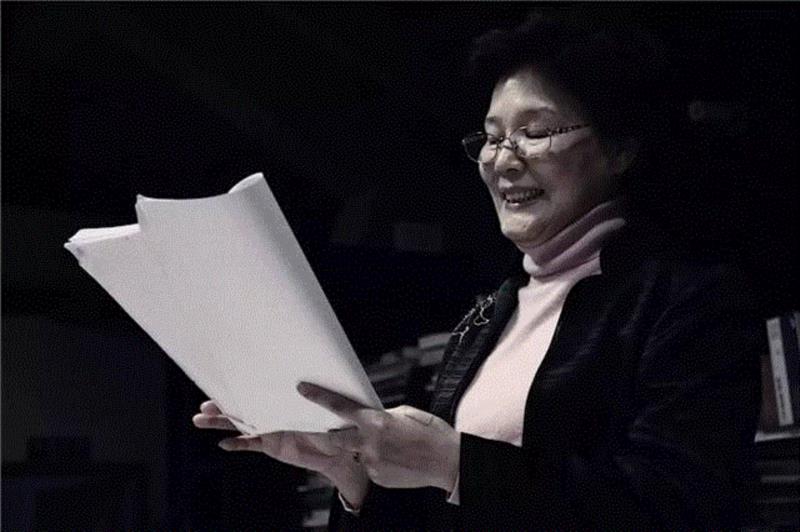 《烟草花》丨尼洛·克鲁斯《安娜在热带》：消失的朗读声