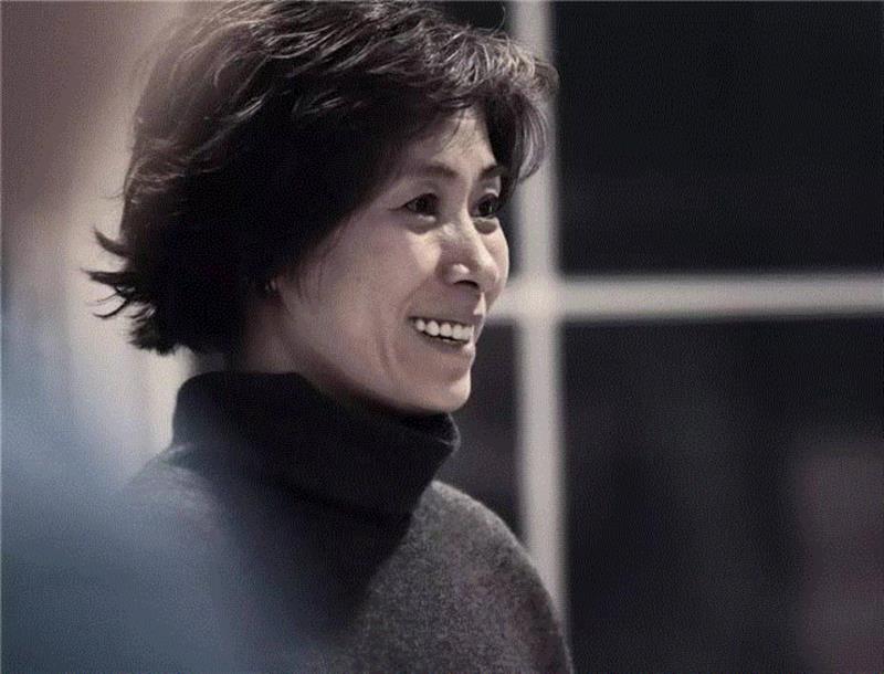 《烟草花》丨尼洛·克鲁斯《安娜在热带》：消失的朗读声