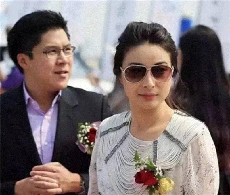 白百合被爆出轨：什么样的女人，才配有幸福的感情？