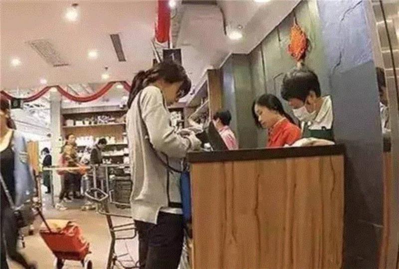 白百合被爆出轨：什么样的女人，才配有幸福的感情？