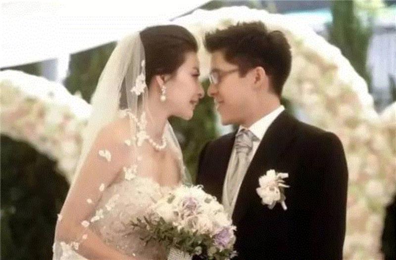 白百合被爆出轨：什么样的女人，才配有幸福的感情？