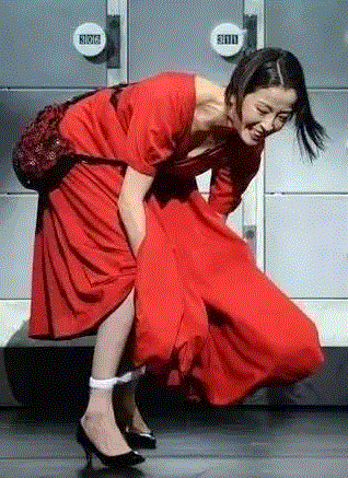 她遭母亲出卖，一裸成名，却三次获封影后，首相都想参加她的婚礼