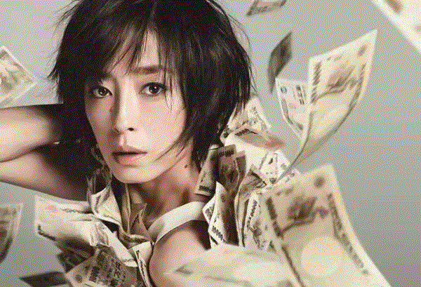 她遭母亲出卖，一裸成名，却三次获封影后，首相都想参加她的婚礼