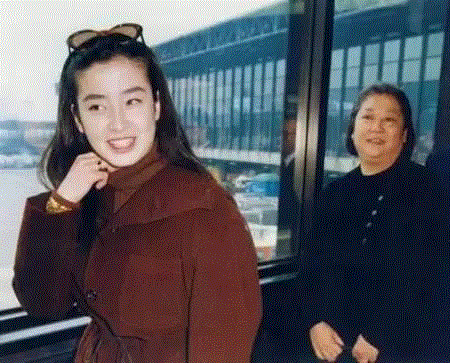 她遭母亲出卖，一裸成名，却三次获封影后，首相都想参加她的婚礼