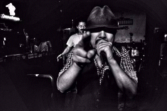 像个孩子，像个疯子，像个诗人，像个暴徒 | 单读