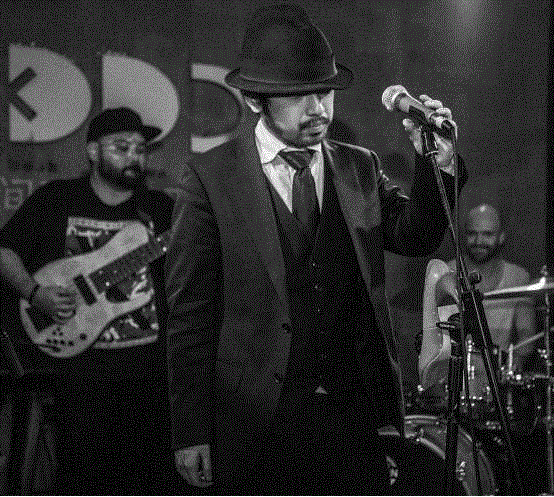 像个孩子，像个疯子，像个诗人，像个暴徒 | 单读