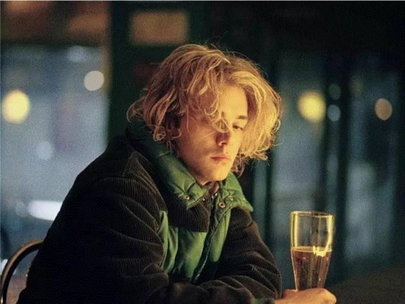 19岁就被戛纳那帮老狐狸认了亲儿子，你以为他只有颜值?