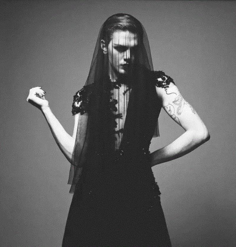 19岁就被戛纳那帮老狐狸认了亲儿子，你以为他只有颜值?