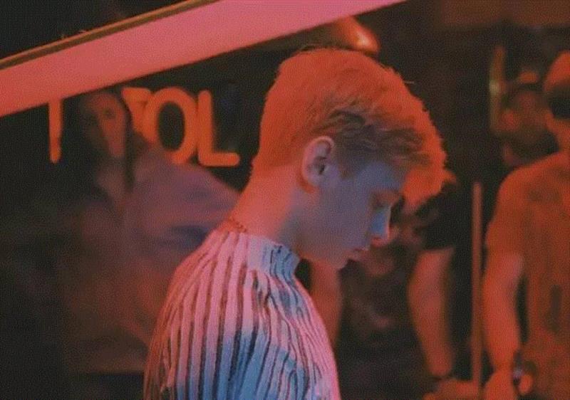 19岁就被戛纳那帮老狐狸认了亲儿子，你以为他只有颜值?