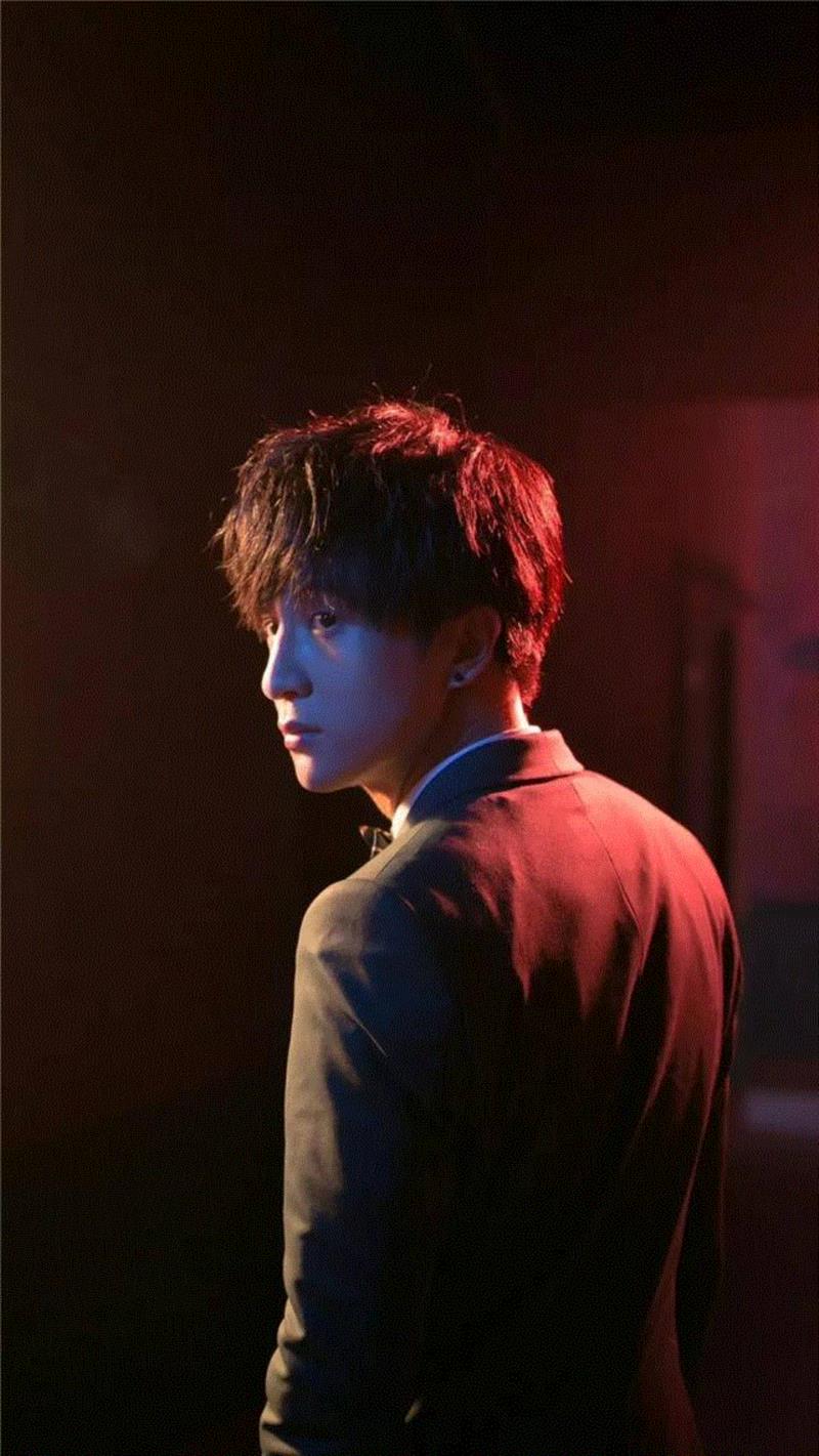 千磨万击还灿烂，只因他是薛之谦