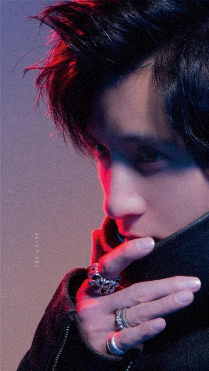 千磨万击还灿烂，只因他是薛之谦