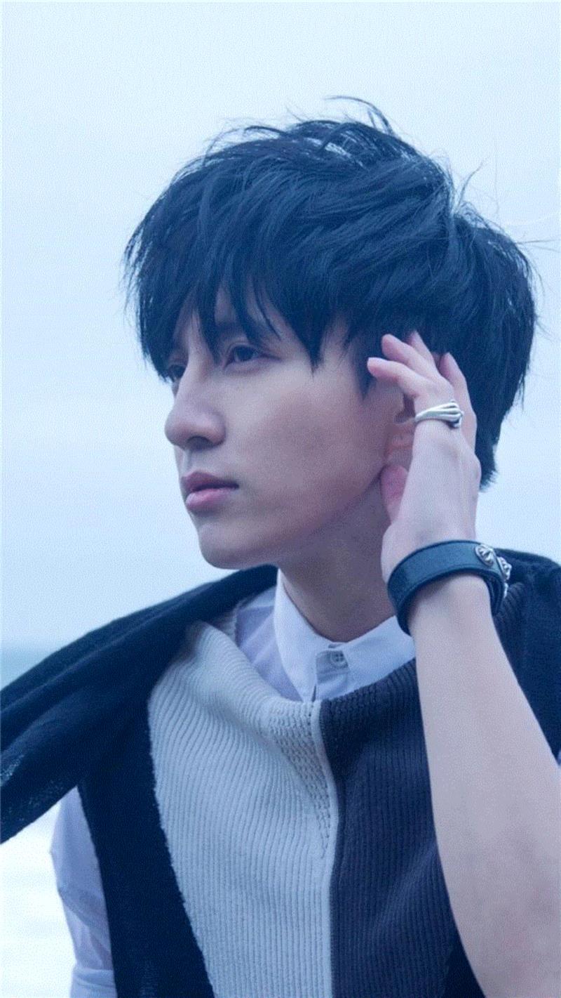 千磨万击还灿烂，只因他是薛之谦