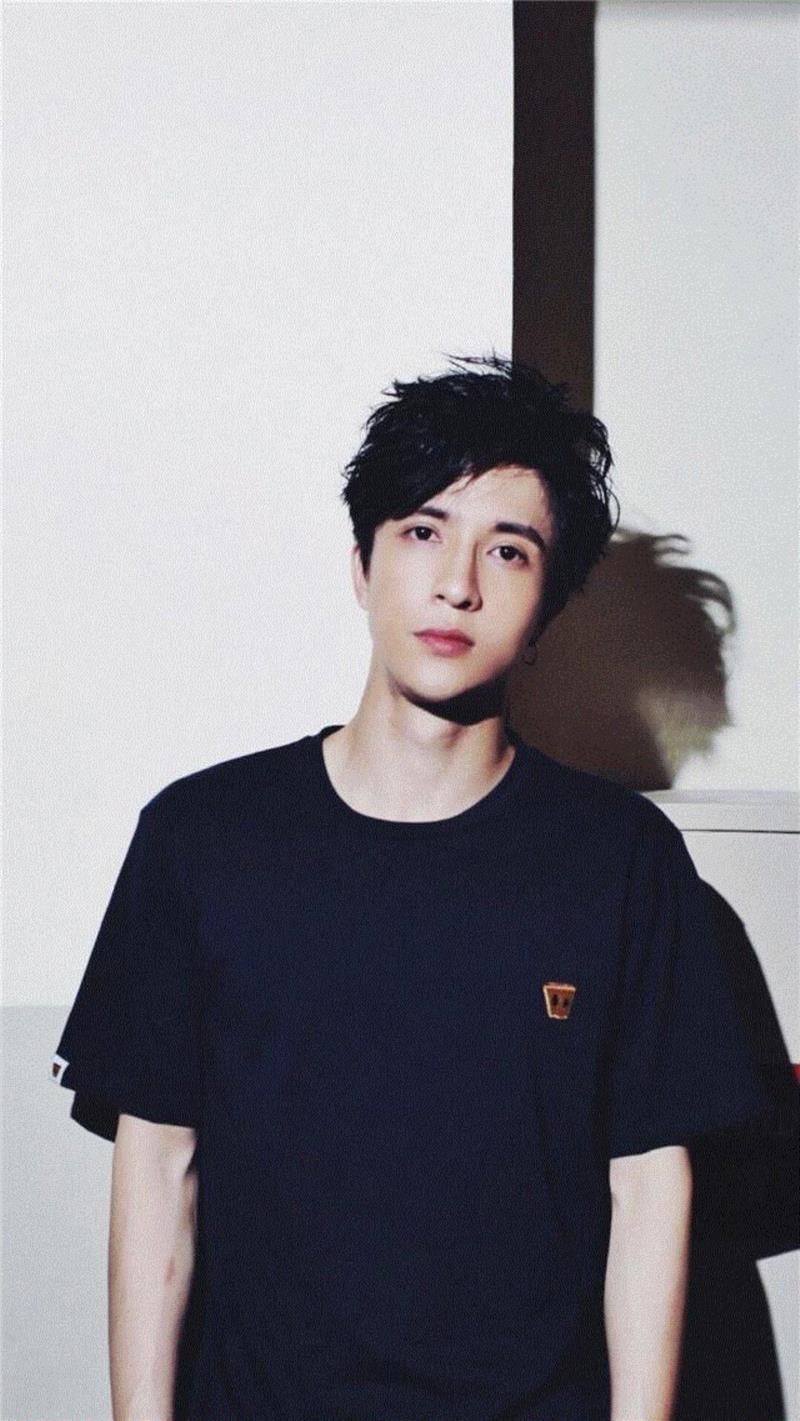 千磨万击还灿烂，只因他是薛之谦