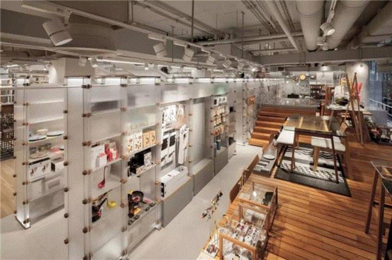 泰国版无印良品：ROOM概念店 / Maincourse Architect