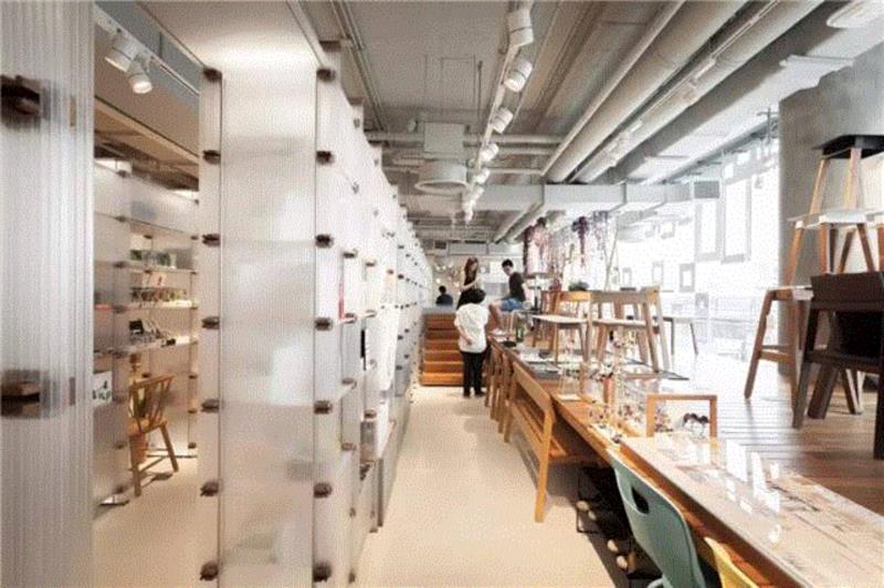 泰国版无印良品：ROOM概念店 / Maincourse Architect