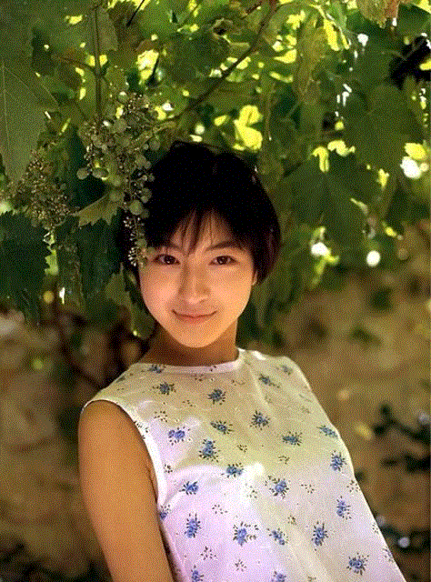 她是我见过最好看的短发女孩儿