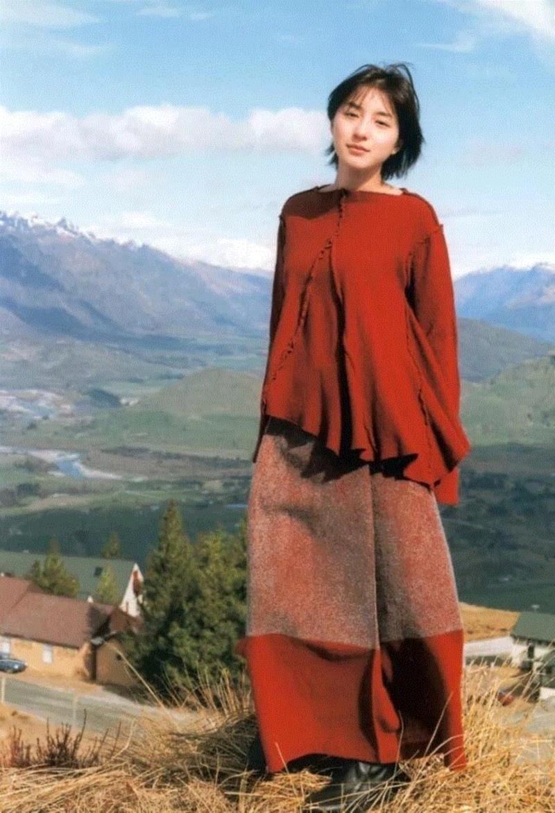 她是我见过最好看的短发女孩儿