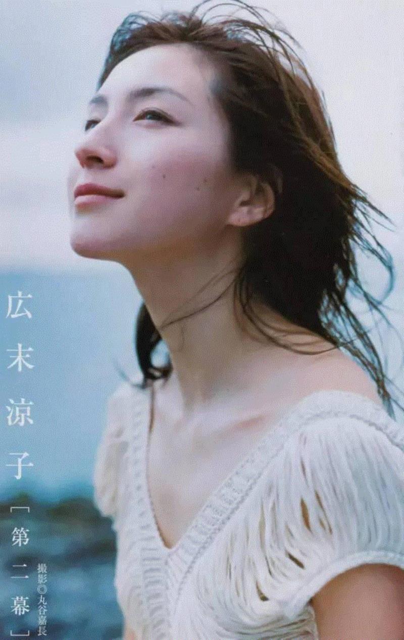 她是我见过最好看的短发女孩儿