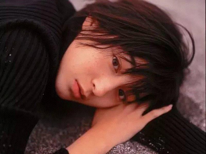 她是我见过最好看的短发女孩儿