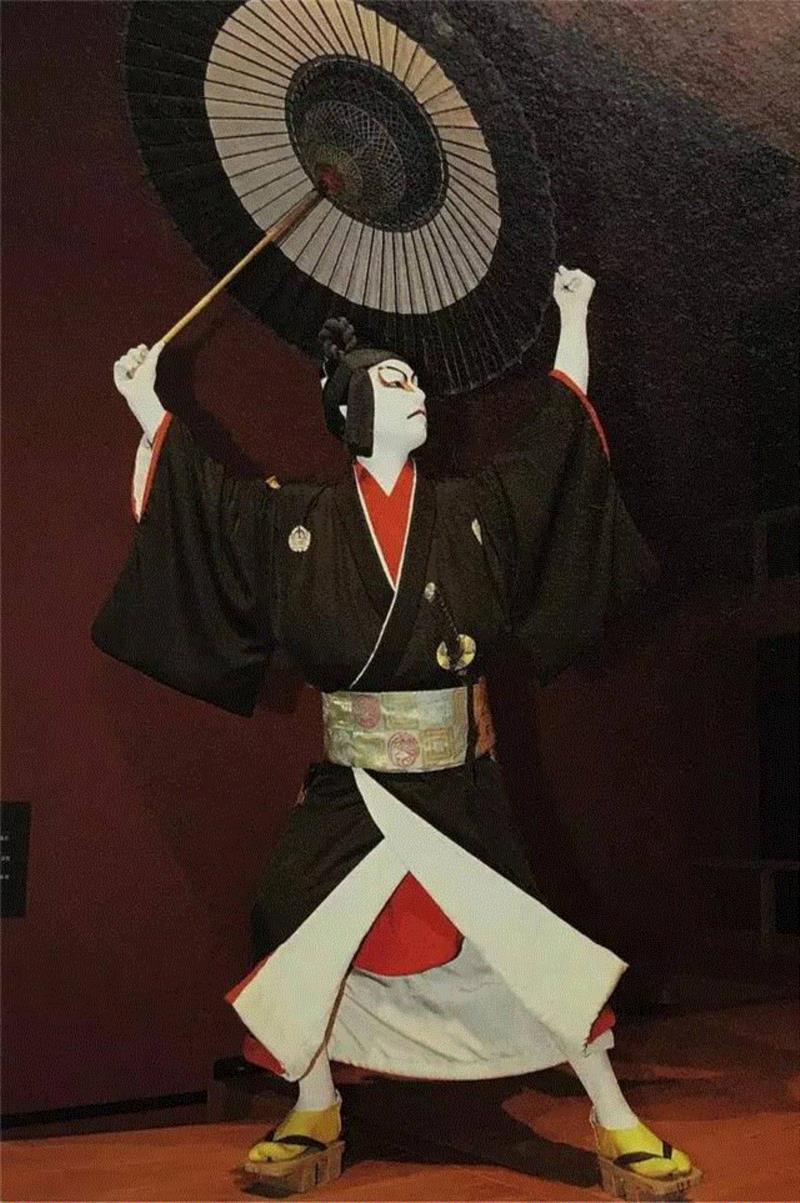 日本女人最性感的部位是后颈，那么男人呢？
