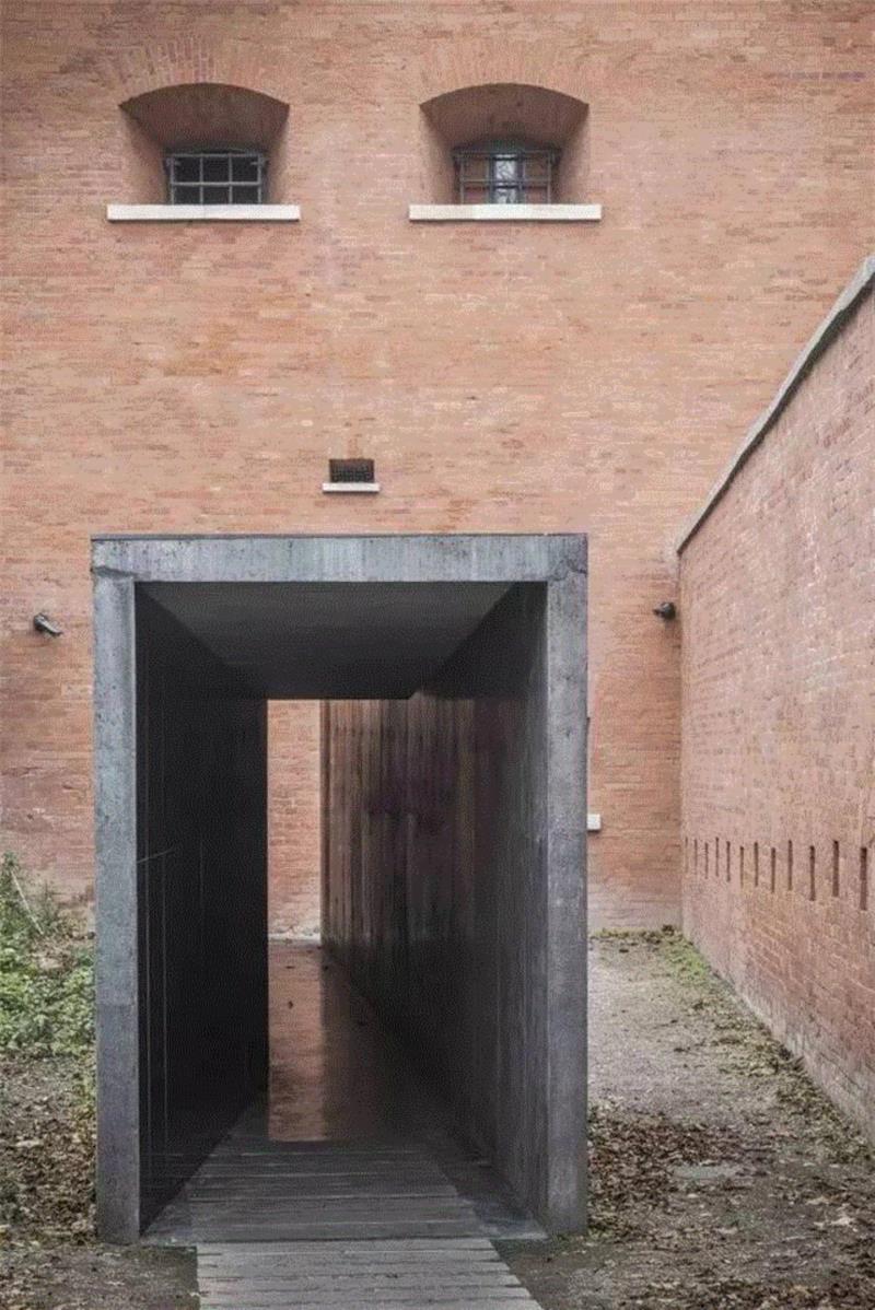 山谷里不会再有枪声：华沙卡廷惨案纪念馆 / BBGK Architekci