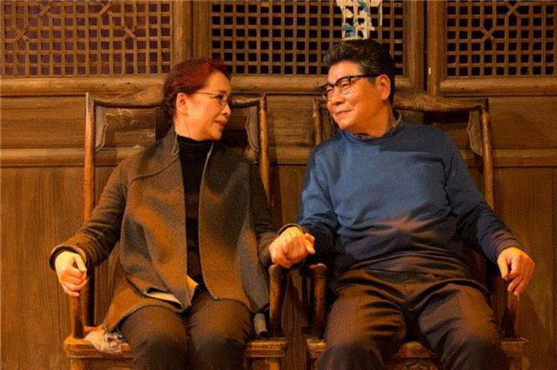 异乡人，看过了多少海市蜃楼，让我回到小小的门口