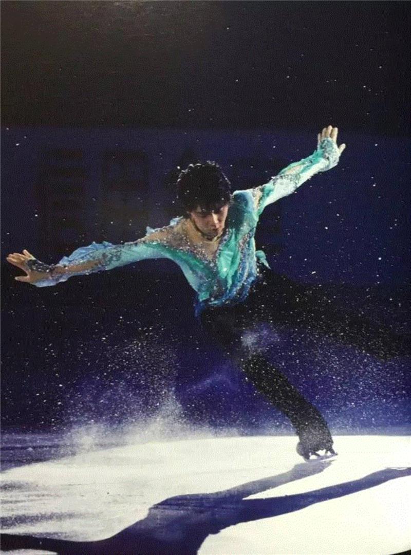 长着少女漫画主角的脸，他活得更像一部热血动画……