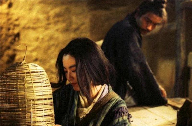 人物 ▎他成就了王家卫，让杨幂、汤唯、林青霞美出天际……