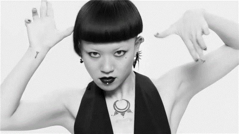 打败了蔡康永,关注度排行第一的这对日本女同性恋,看完你不弯算我输!