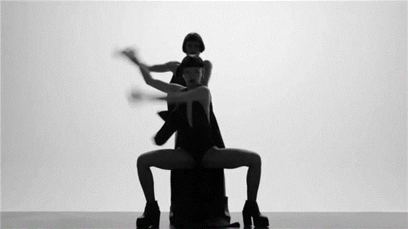 打败了蔡康永,关注度排行第一的这对日本女同性恋,看完你不弯算我输!