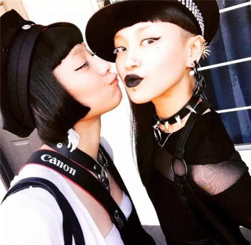 打败了蔡康永,关注度排行第一的这对日本女同性恋,看完你不弯算我输!