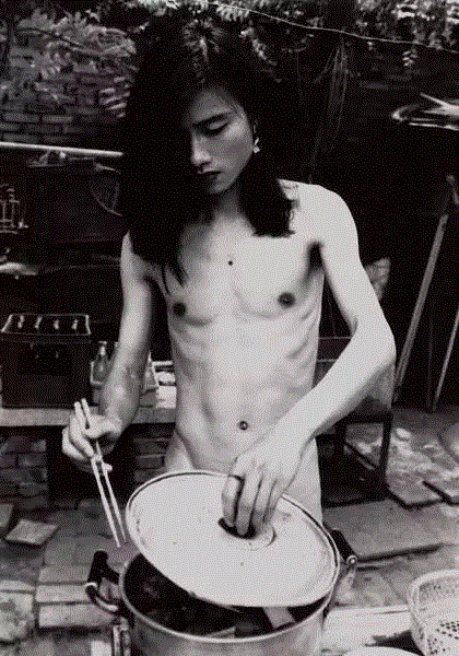 【文献·在场】“芬·马六明”给人一种关于人类本质与社会环境所产生的和谐与矛盾的综合启迪