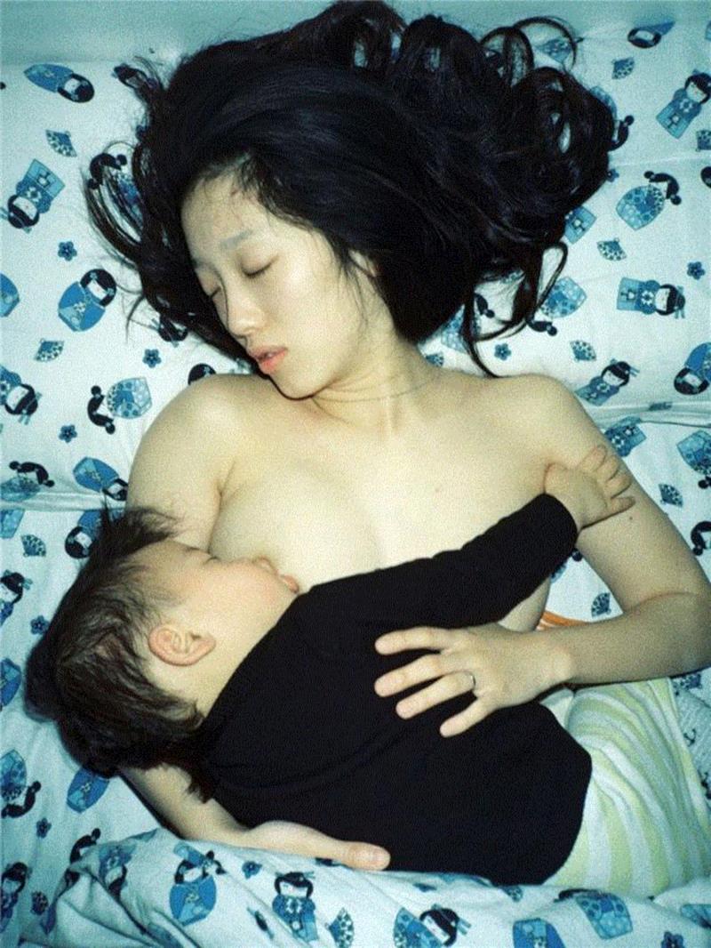 【瑞象视点】家庭影像里的情绪：戴建勇coca的影像日记 | 私人家庭影像和记忆构建（四）