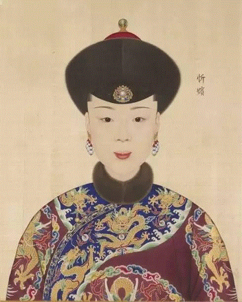 乾隆后宫佳丽三千，原来这位风流帝王后妃们的“证件照”长这样！